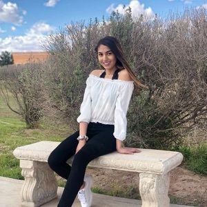 Meet your Posher, Andrea